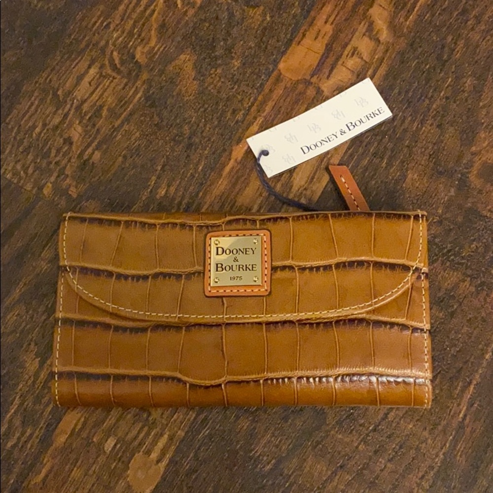 NWT Dooney & Bourke Crocodile Wallet